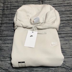 100% real Nike hoodie brand new just don’t like pic make offer